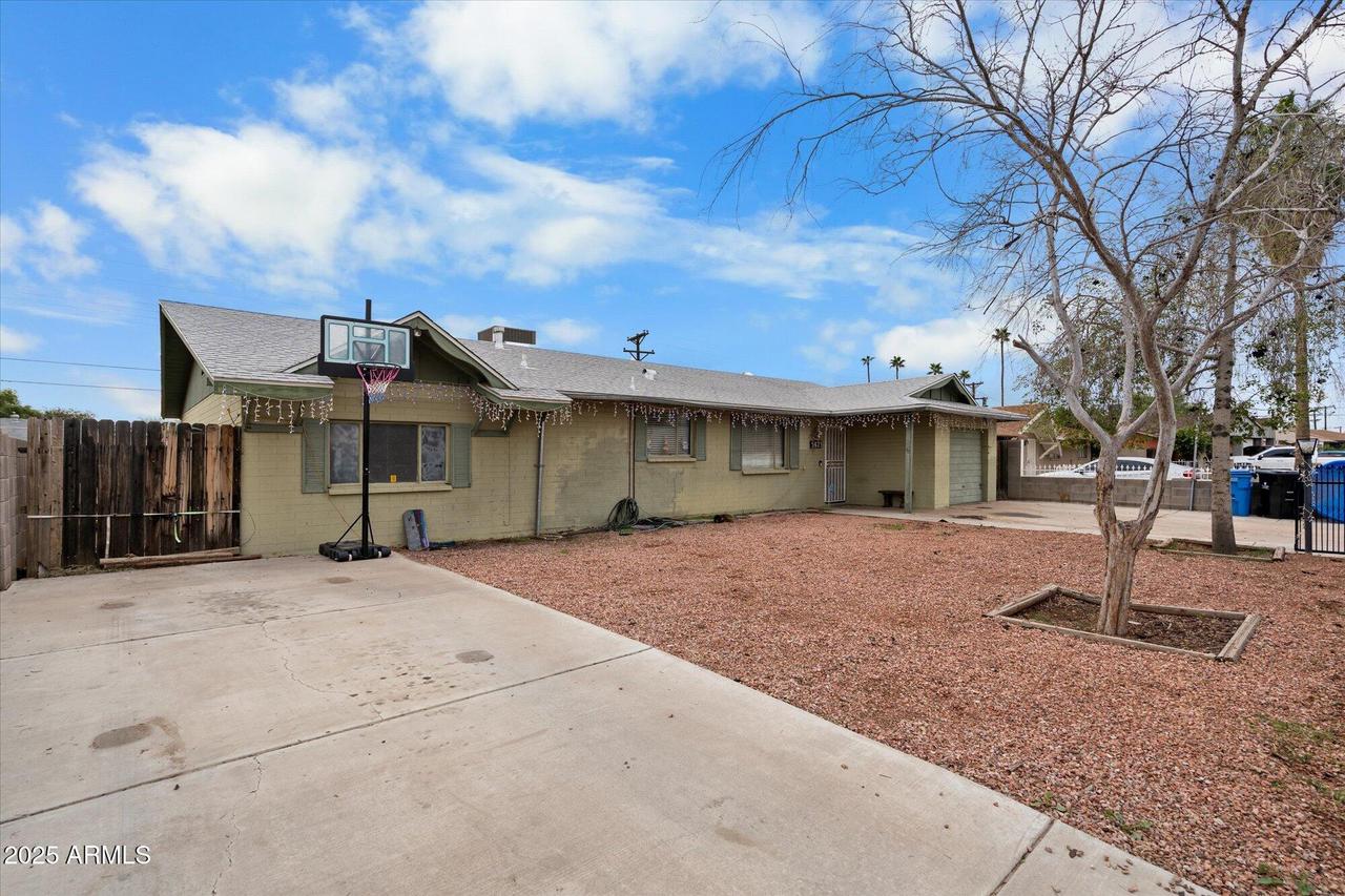 5423 W Earll Dr., Phoenix, AZ 85031