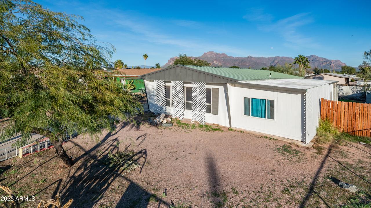 2359 S Tomahawk Rd., Apache Junction, AZ 85119