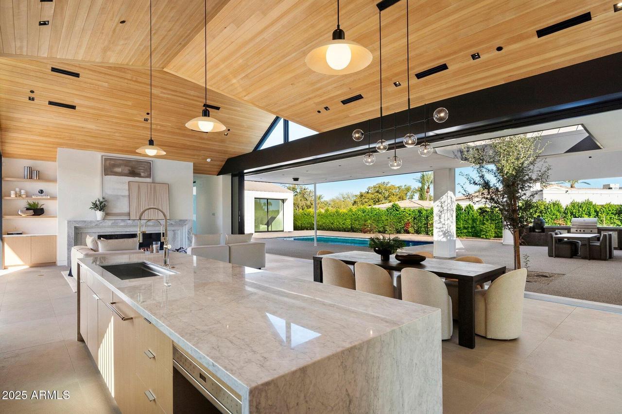 6840 E Avenida El Alba Ave., Paradise Valley, AZ 85253