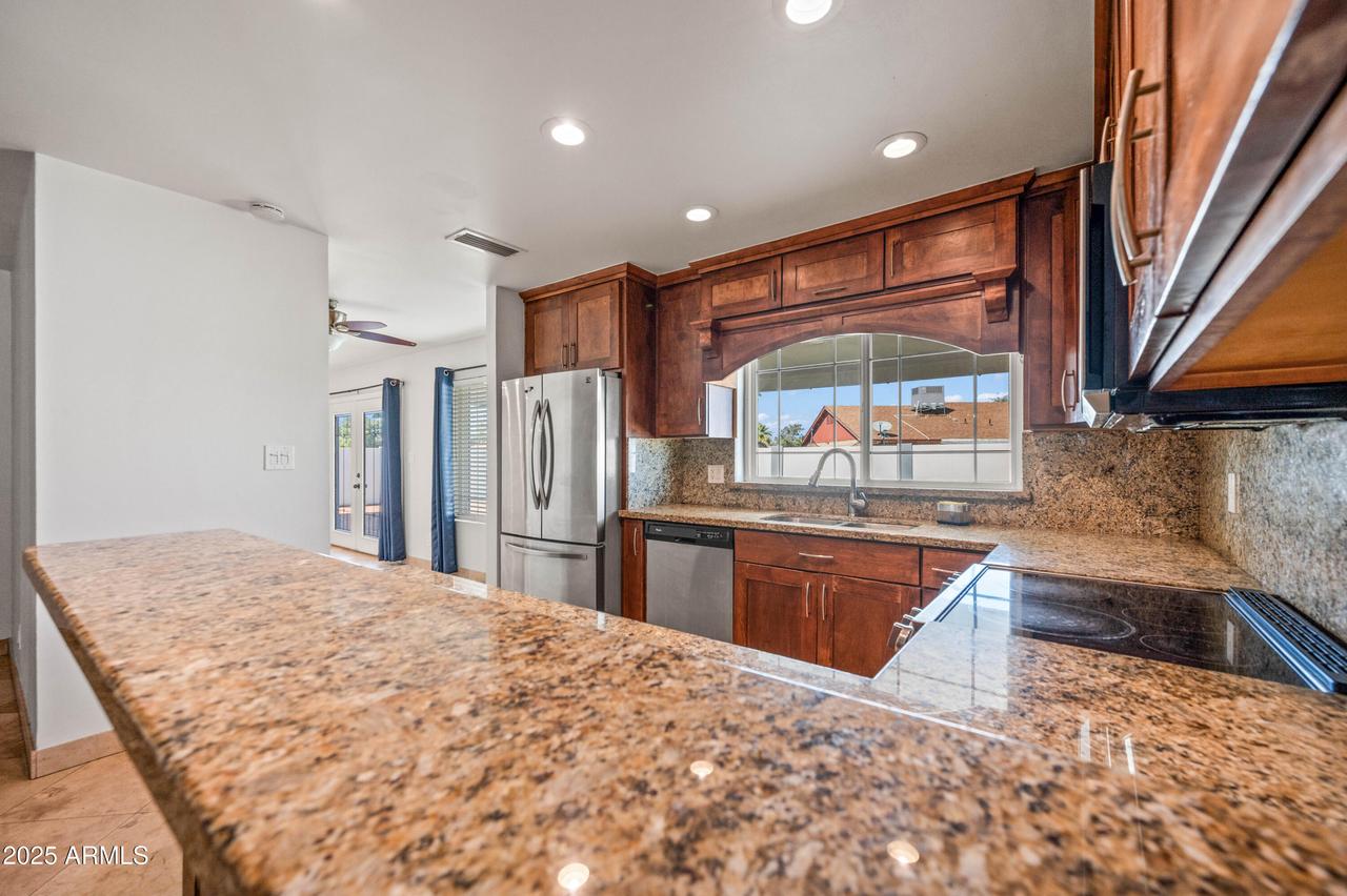 4046 E Hidalgo Ave., Phoenix, AZ 85040