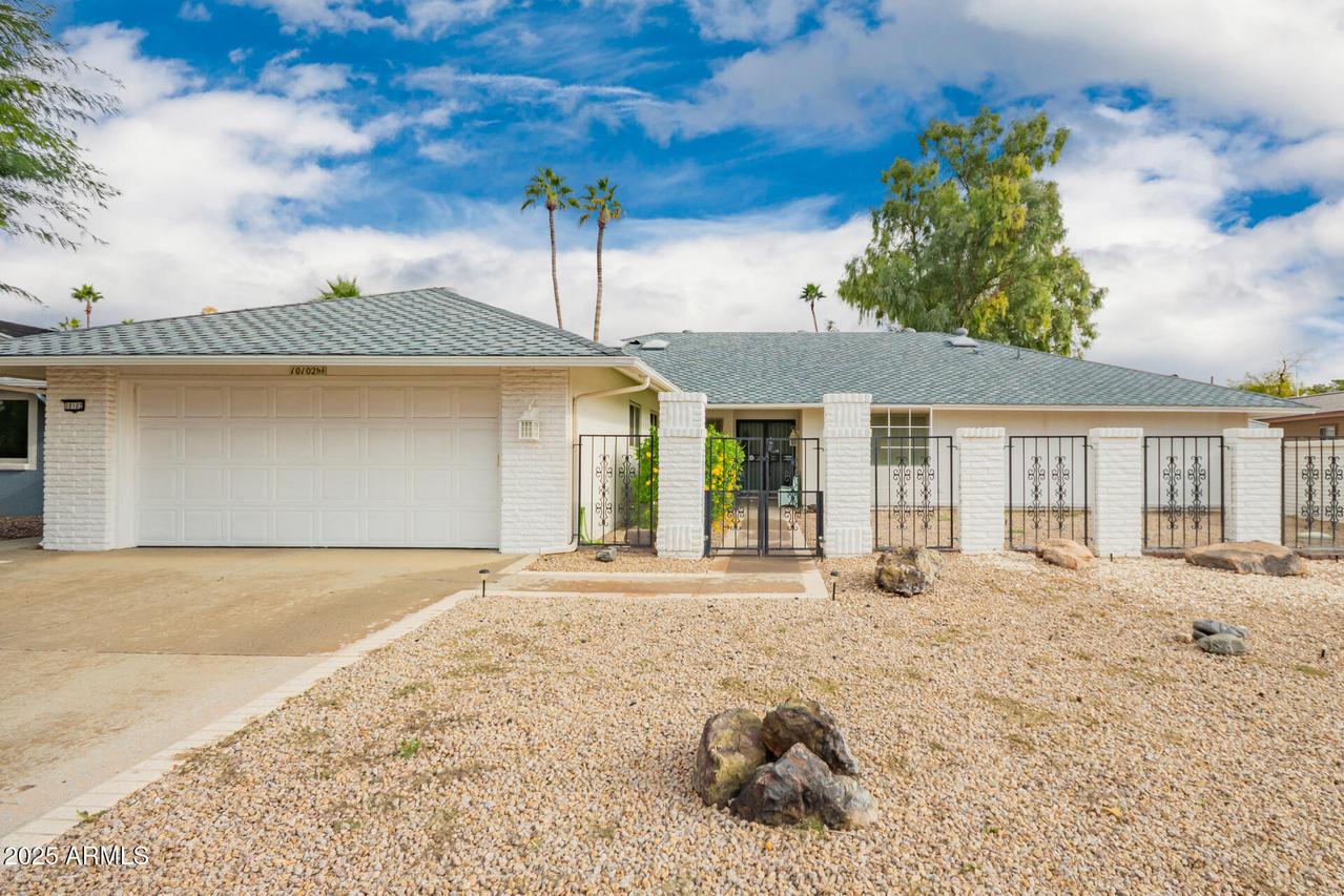 10102 W Concho Cir., Sun City, AZ 85373