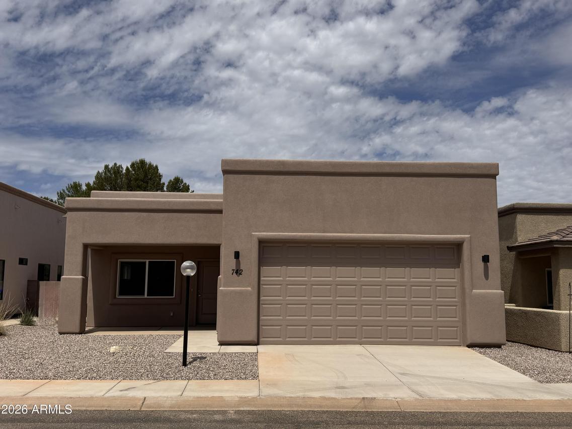 742 S Meadowood Ln., Sierra Vista, AZ 85635
