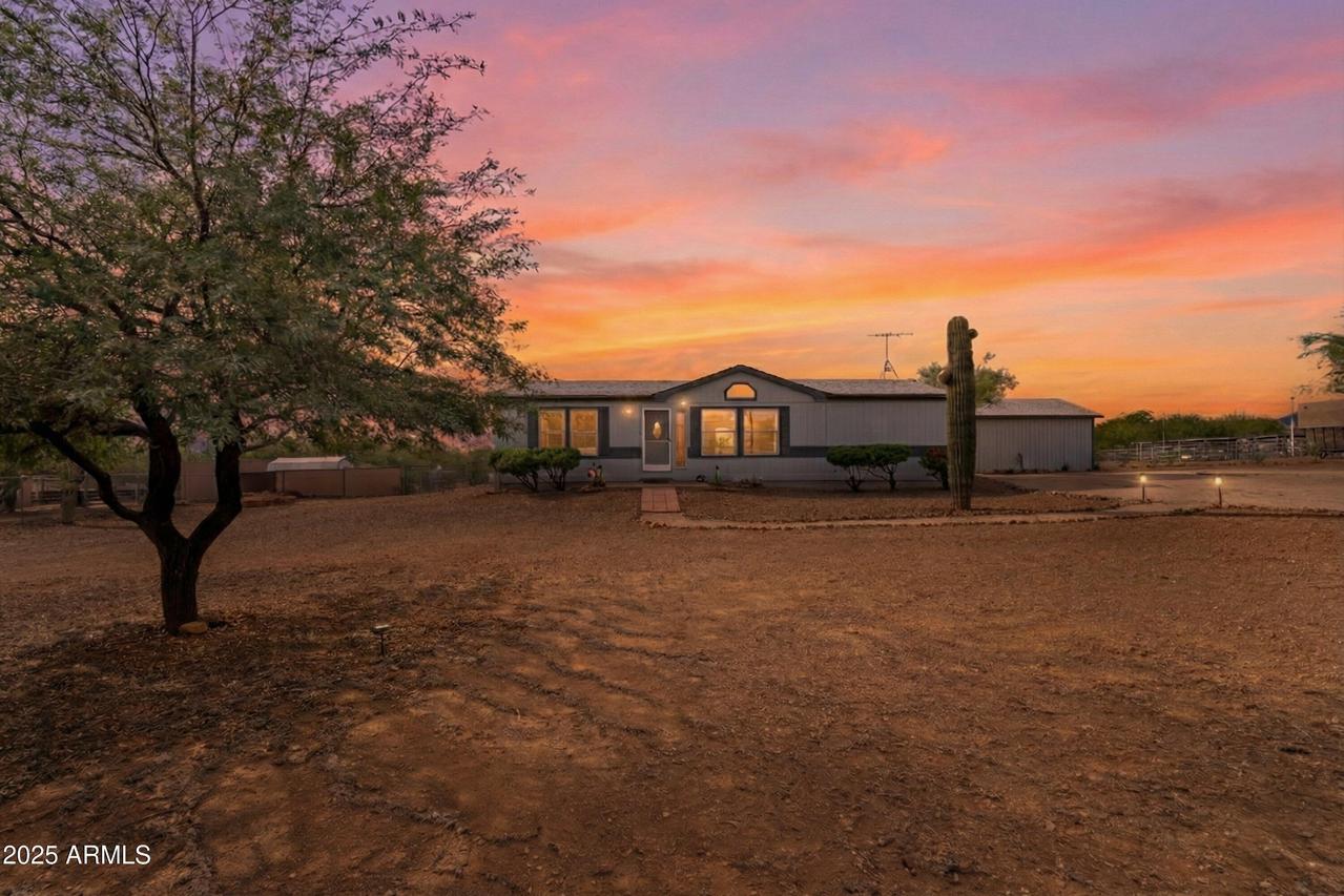 38644 N 12th St., Phoenix, AZ 85086