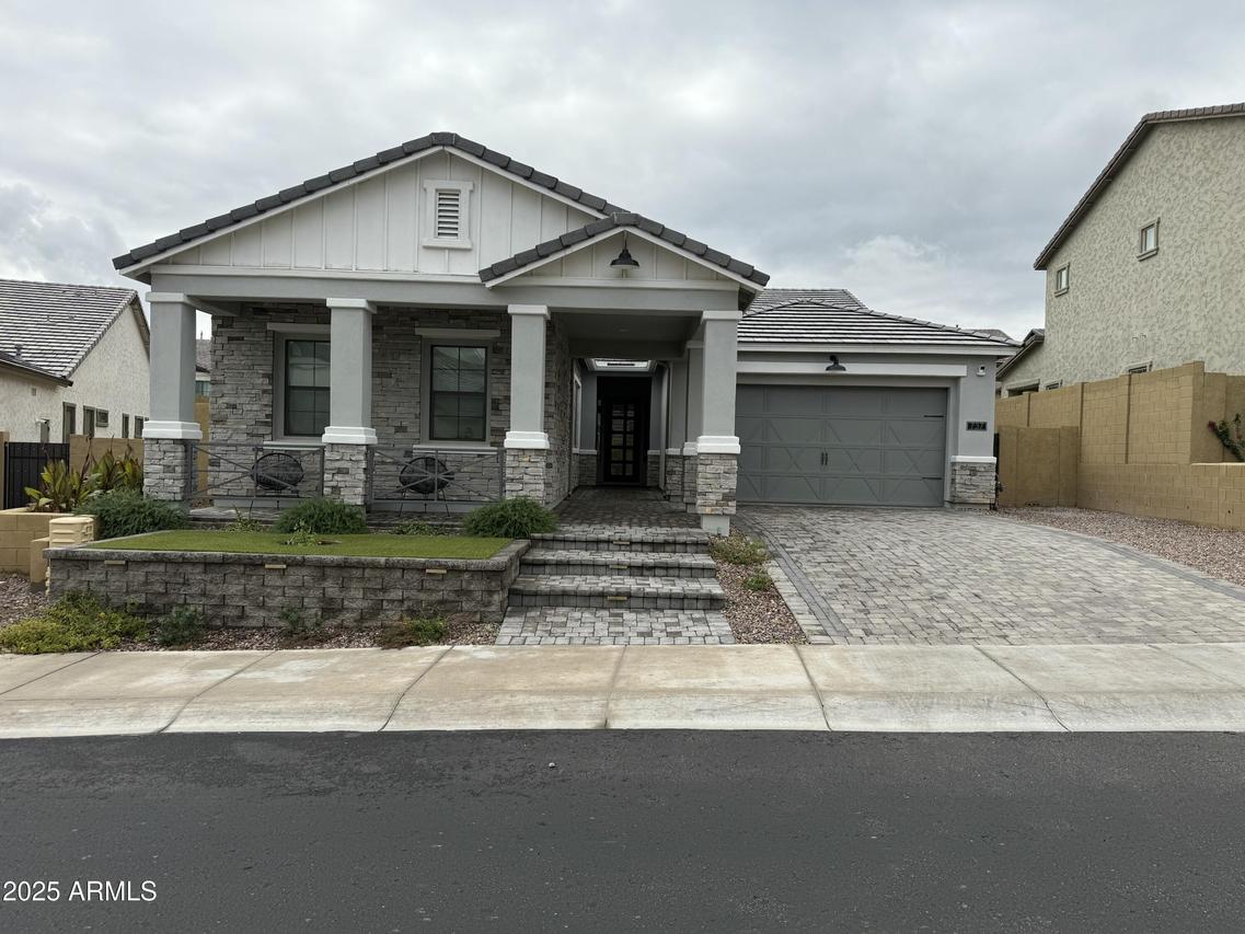 737 E Nighthawk Way, Phoenix, AZ 85048