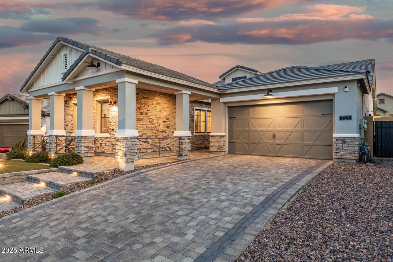 737 E Nighthawk Way, Phoenix, AZ 85048