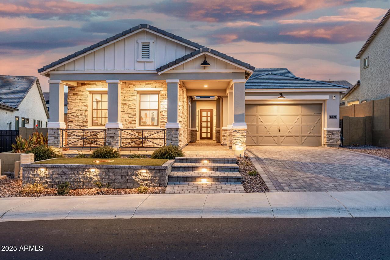 737 E Nighthawk Way, Phoenix, AZ 85048