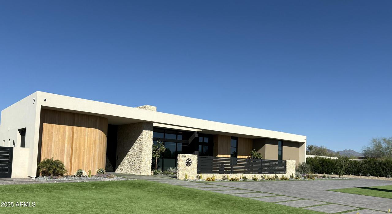 7034 E Paradise Dr., Scottsdale, AZ 85254