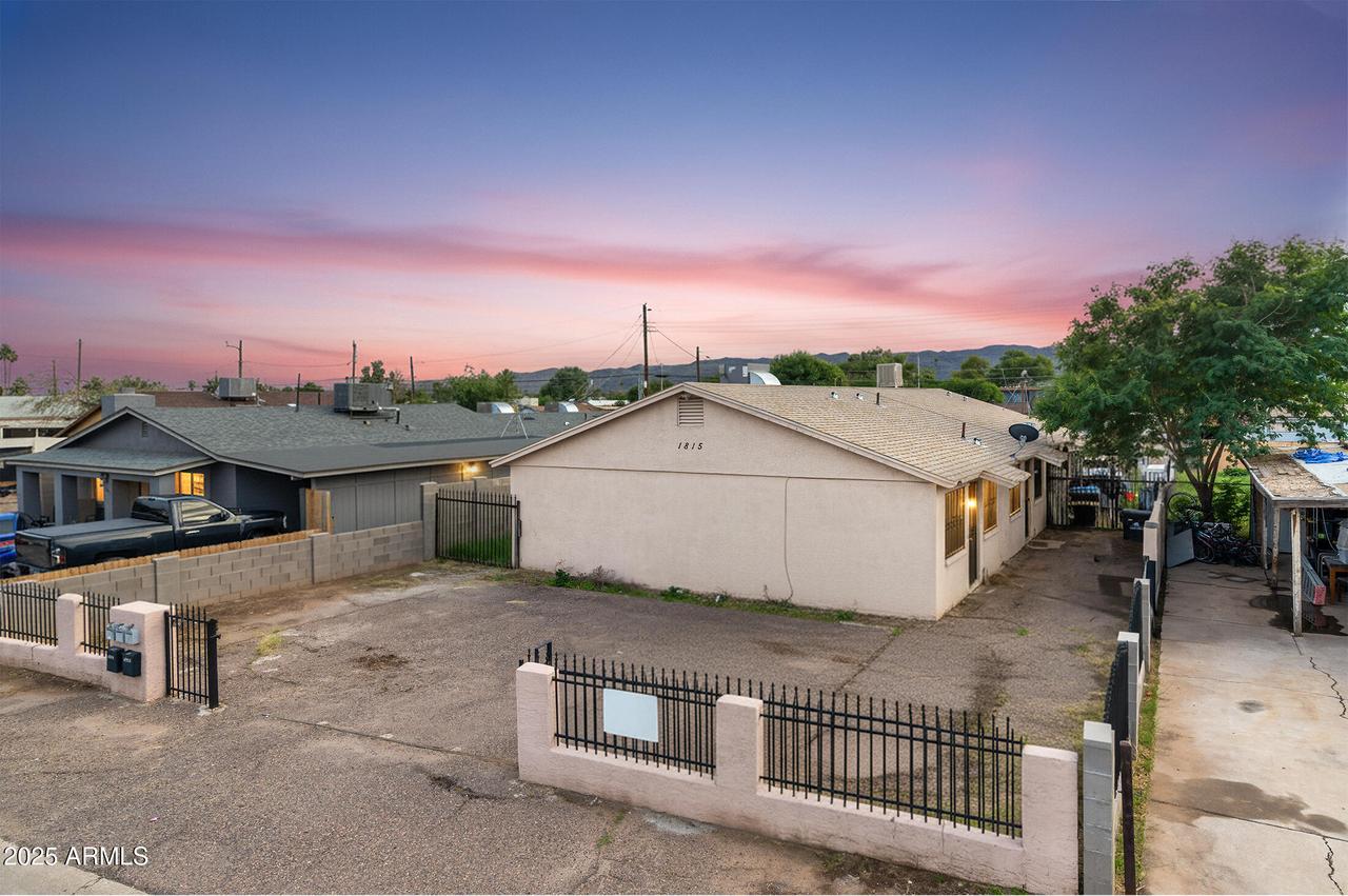 1815 E Pueblo Ave., Phoenix, AZ 85040