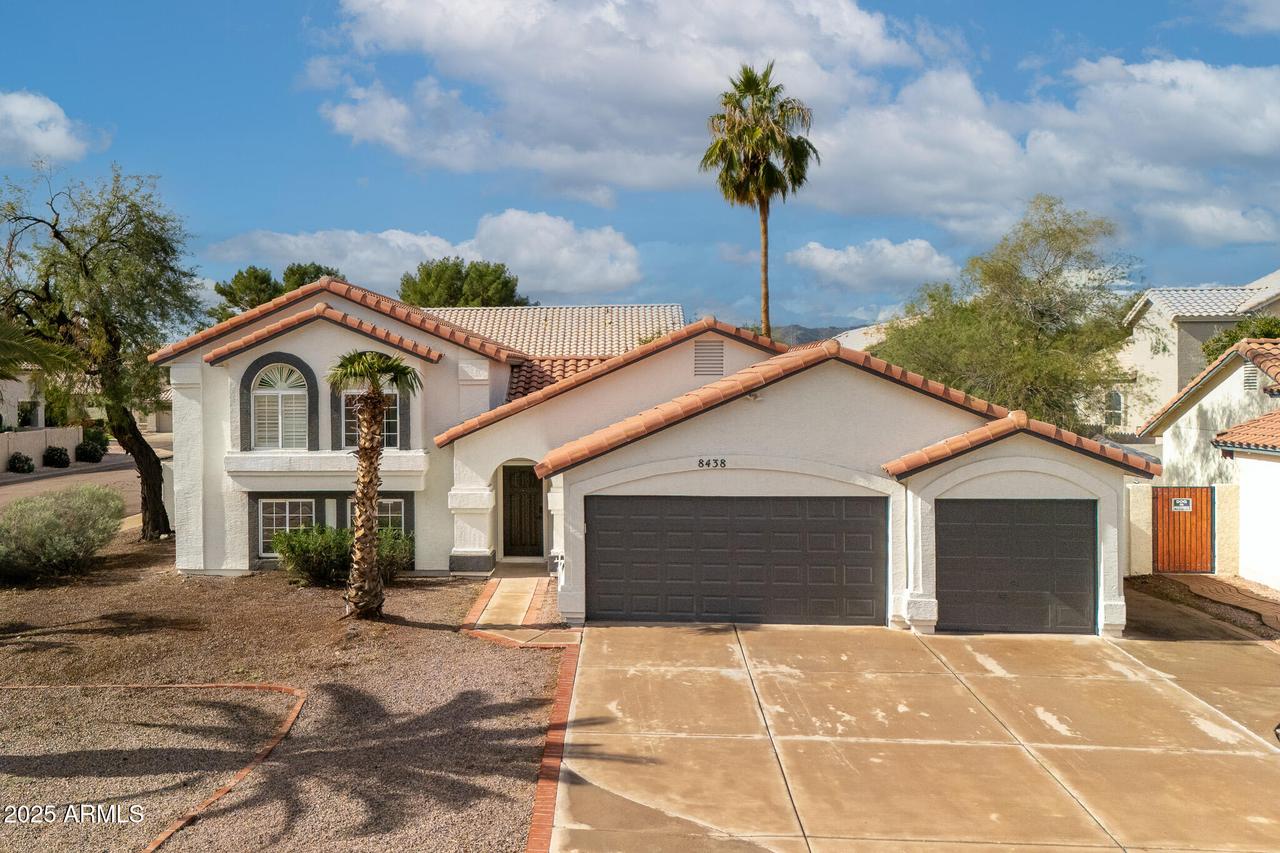 8438 S Maple Ave., Tempe, AZ 85284