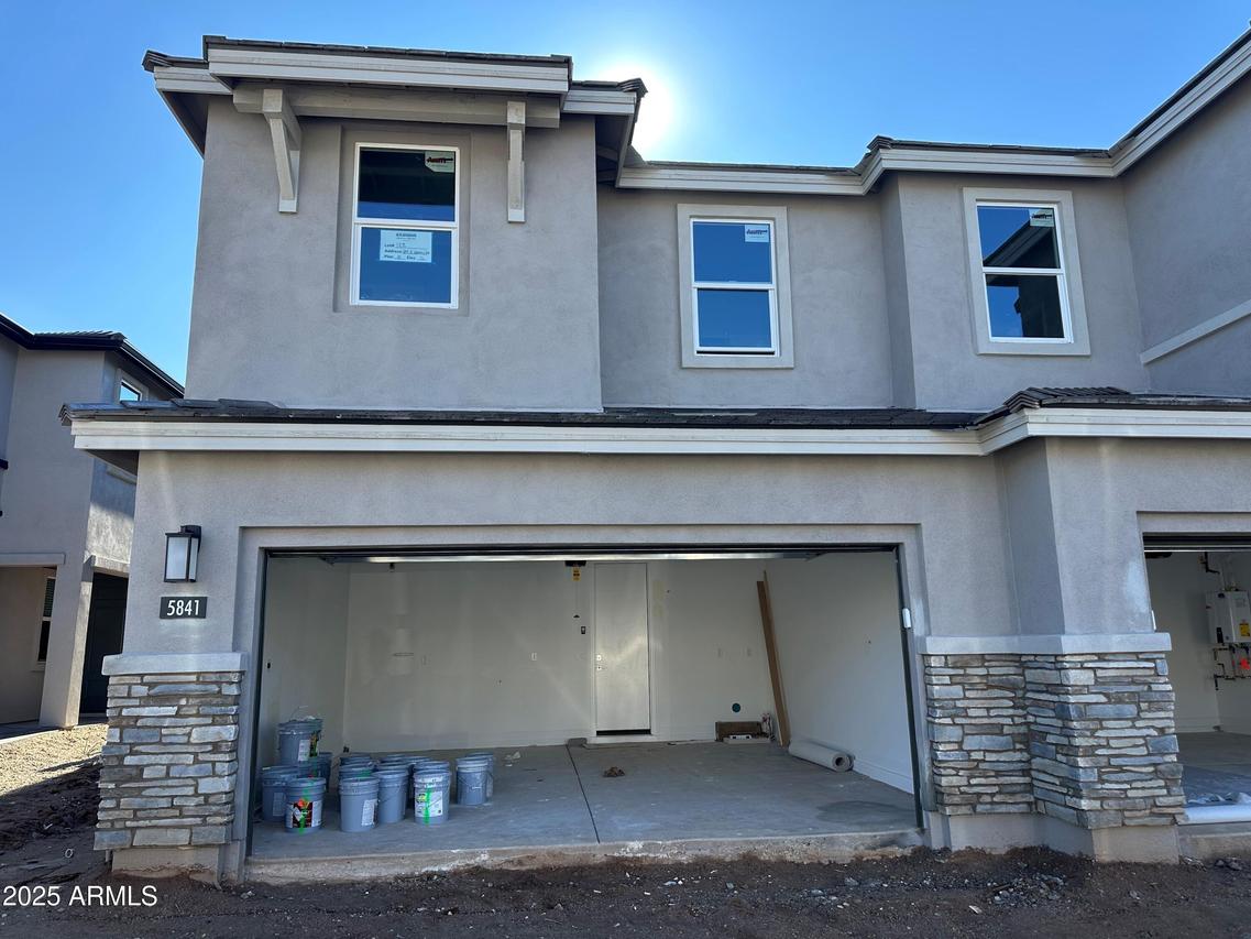 5841 E Zachary Dr., Phoenix, AZ 85054