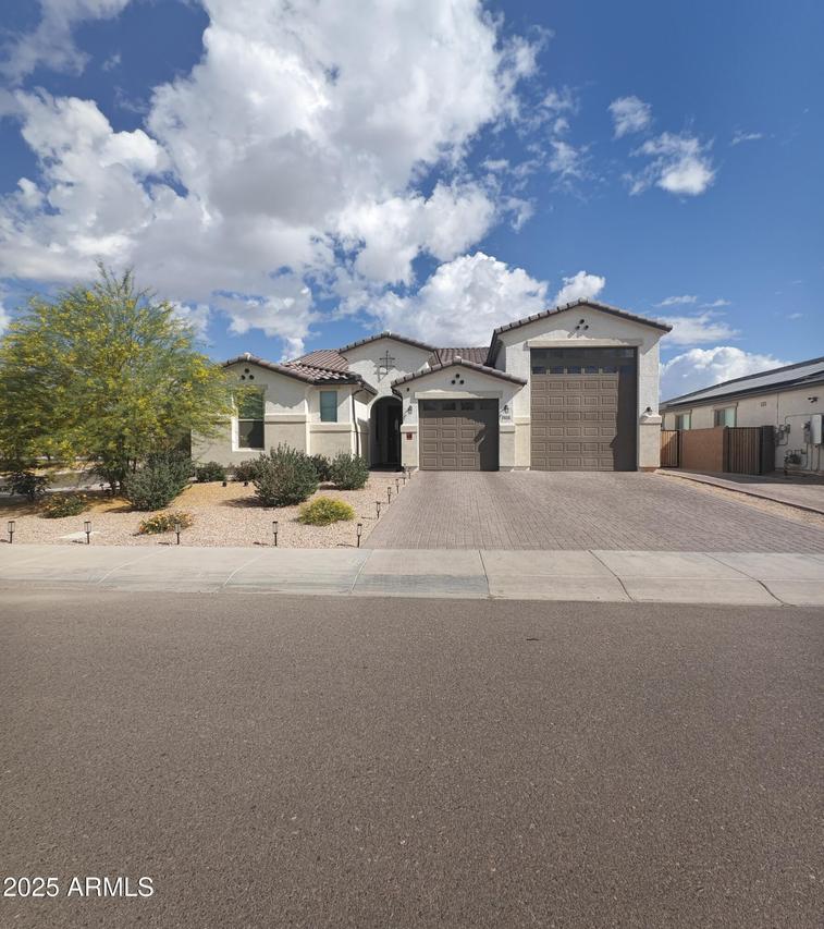 7616 W Jones Ave., Phoenix, AZ 85043