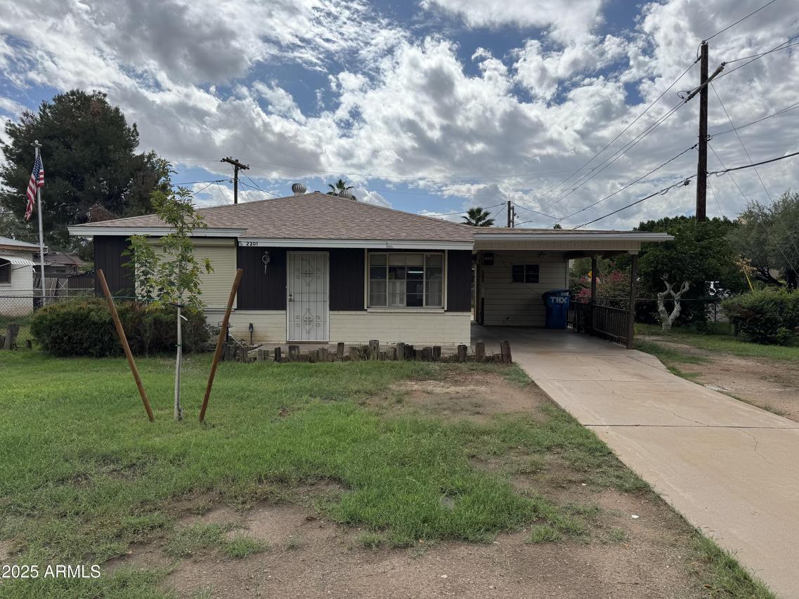 2201 E Campbell Ave., Phoenix, AZ 85016