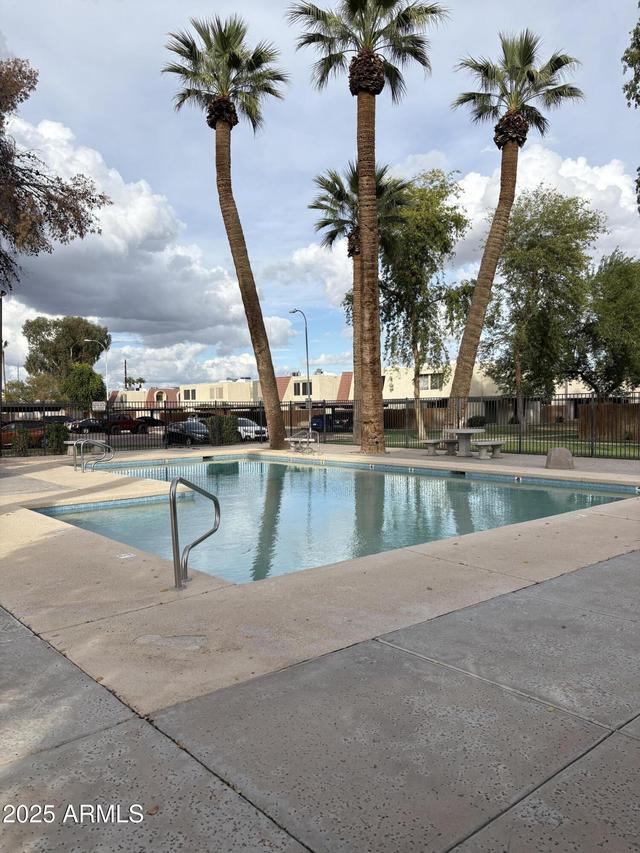 6033 W Golden Ln., Glendale, AZ 85302