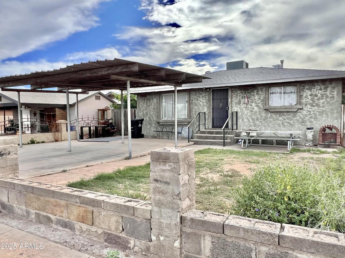 3825 W Latham St., Phoenix, AZ 85009