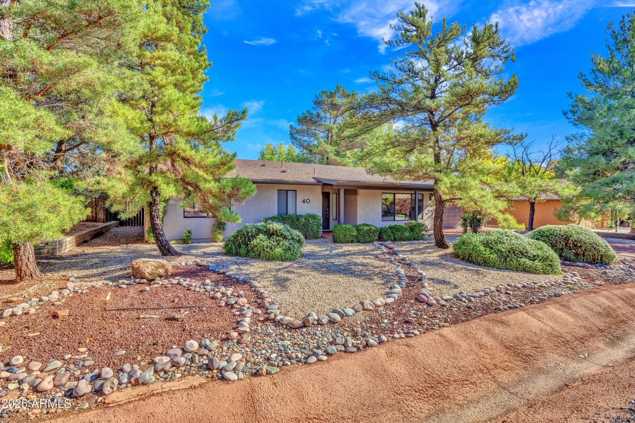 40 N Hummingbird Ln., Sedona, AZ 86336