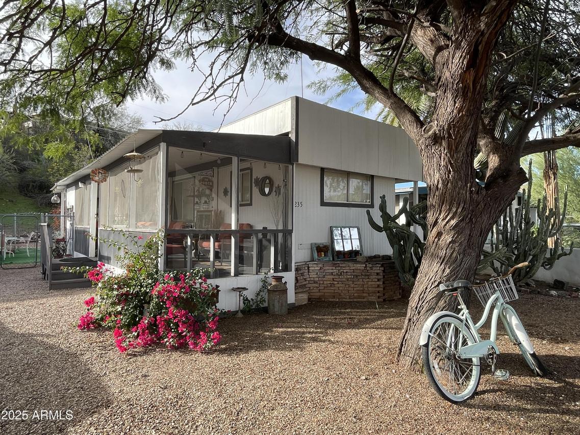 235 W Morris Dr., Queen Valley, AZ 85118