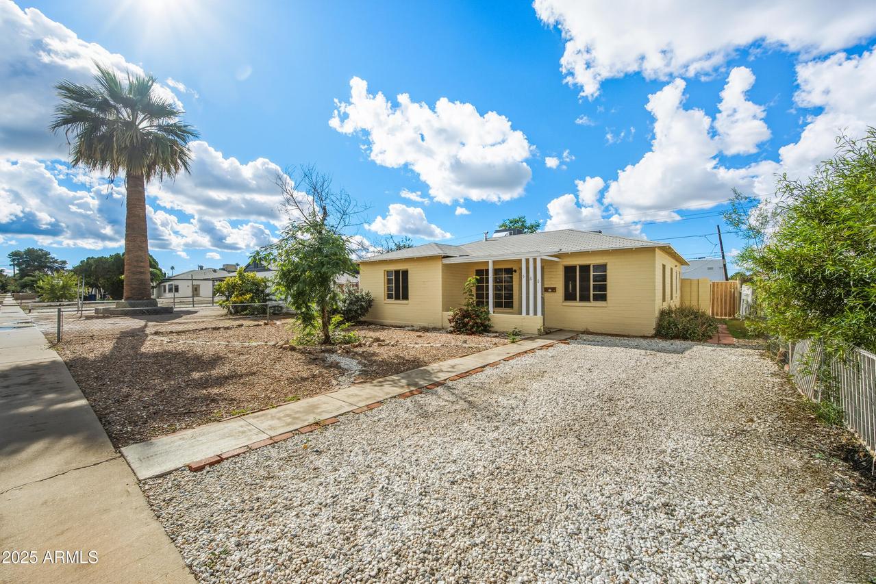 588 N Washington St., Chandler, AZ 85225