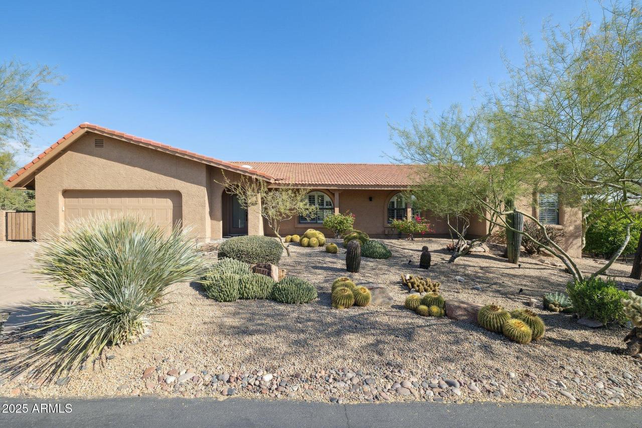2044 E Smoketree Dr., Carefree, AZ 85377