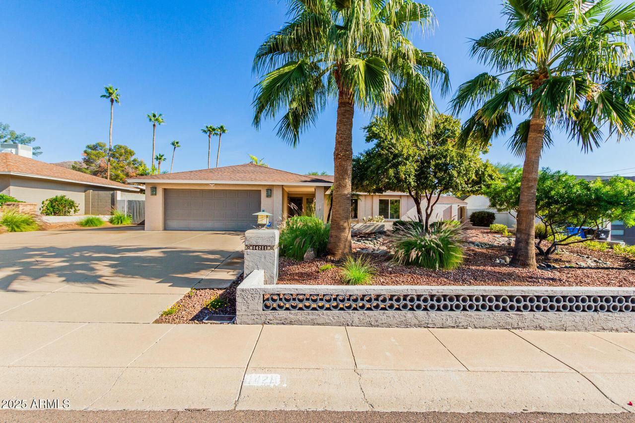 14211 N 10th St., Phoenix, AZ 85022