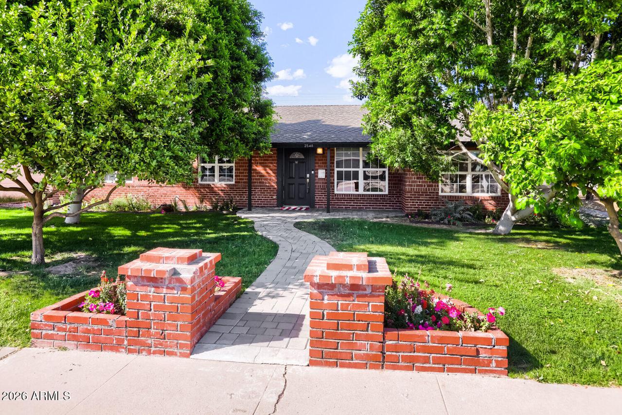 2548 E Turney Ave., Phoenix, AZ 85016