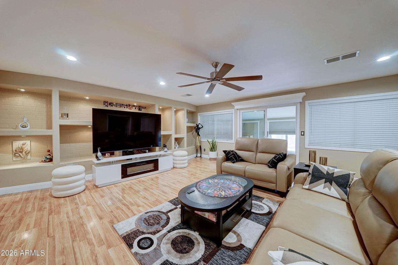 10252 N 105th Dr., Sun City, AZ 85351