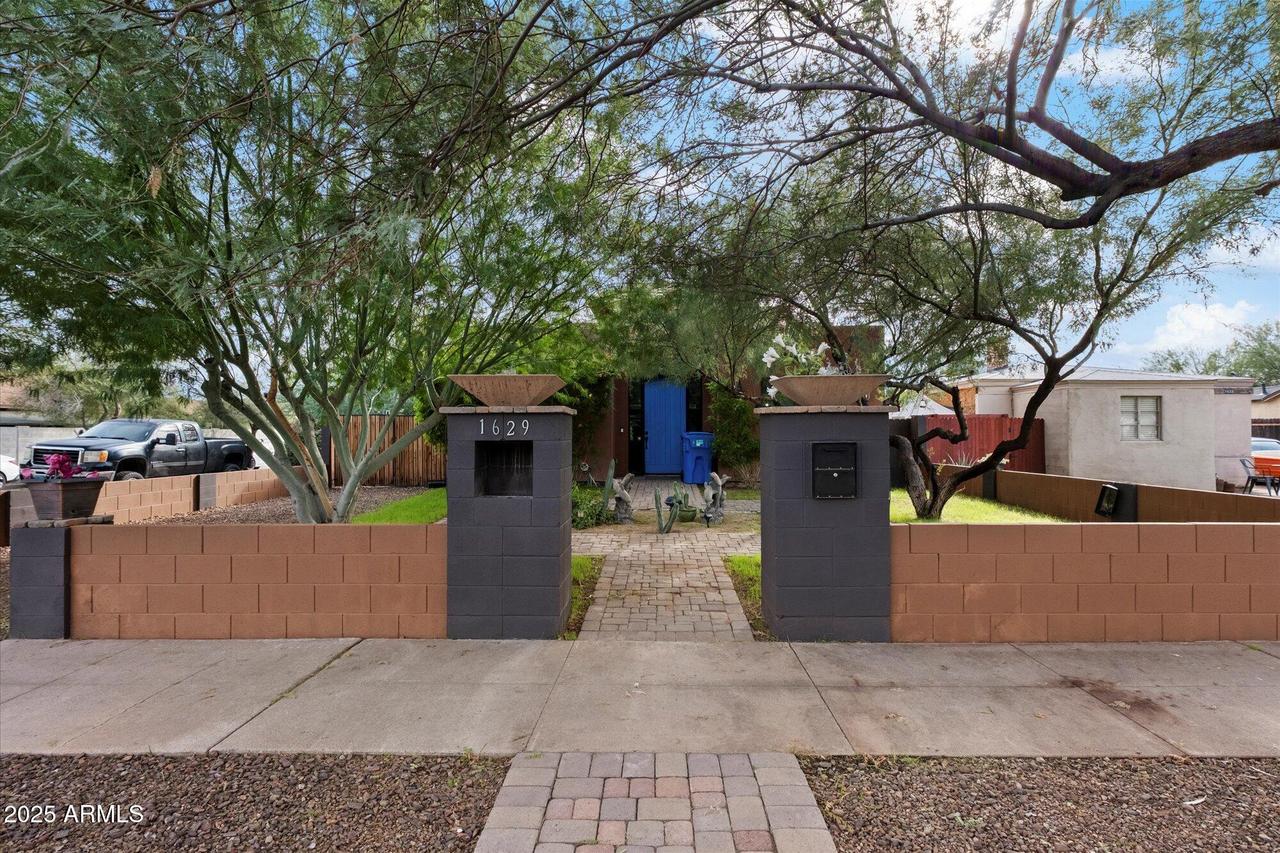 1629 W Willetta St., Phoenix, AZ 85007