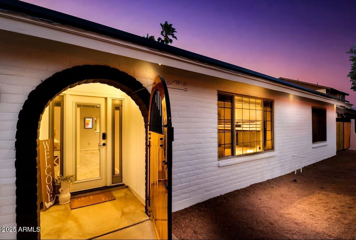 922 W Monte Ave., Mesa, AZ 85210