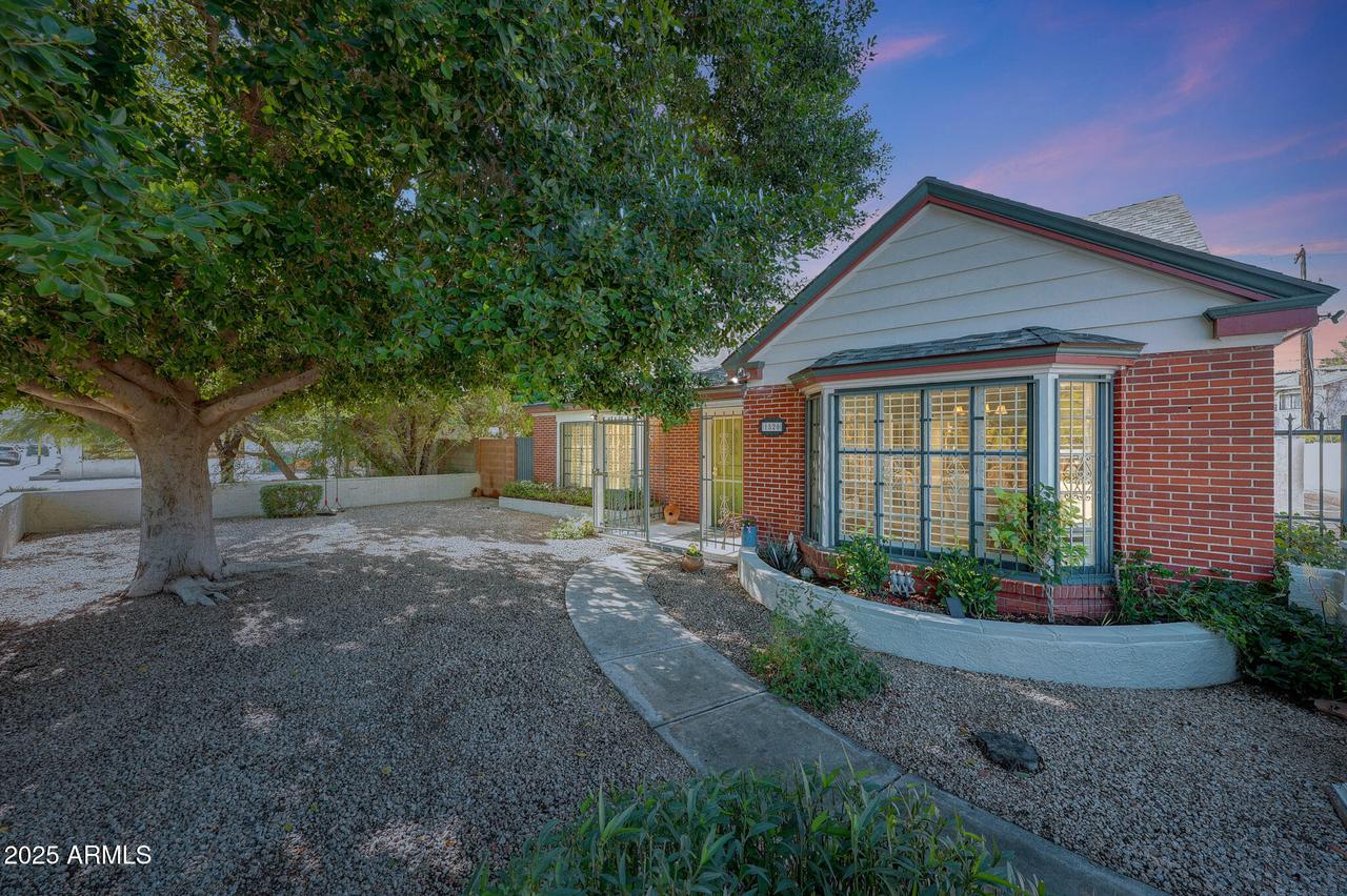 1820 N 7th Ave., Phoenix, AZ 85007