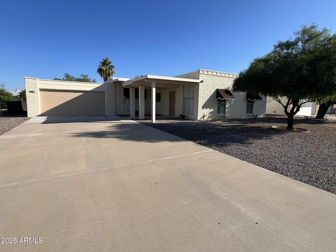 14443 N Boswell Blvd., Sun City, AZ 85351