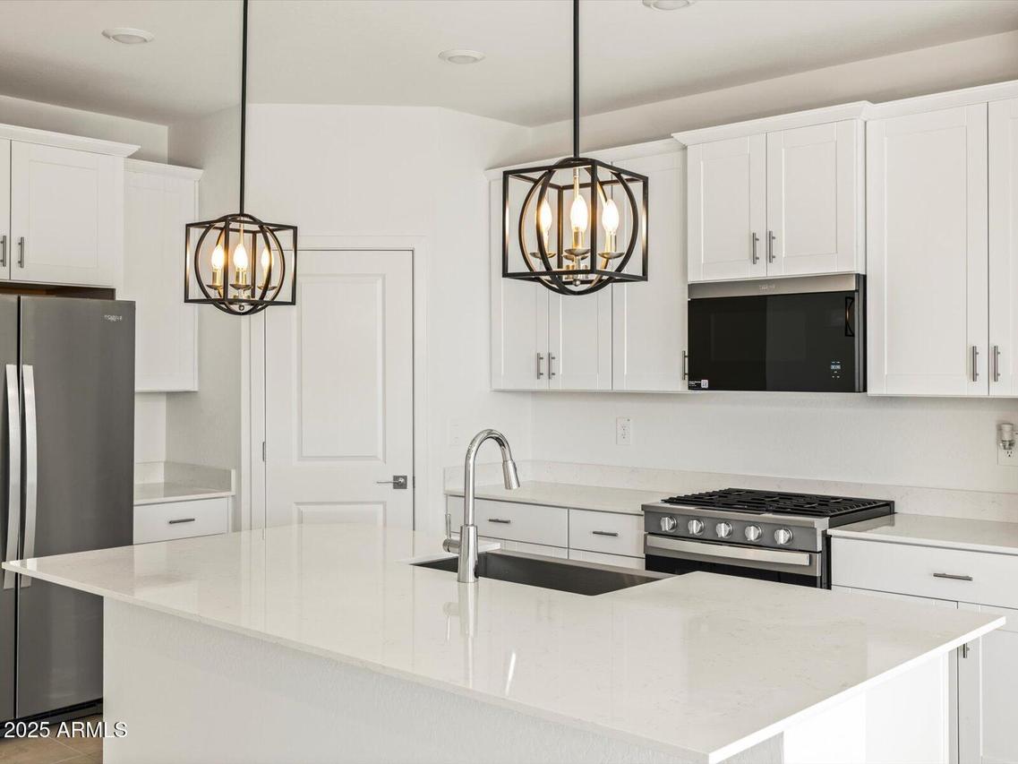 4127 W Erik Ln., San Tan Valley, AZ 85144