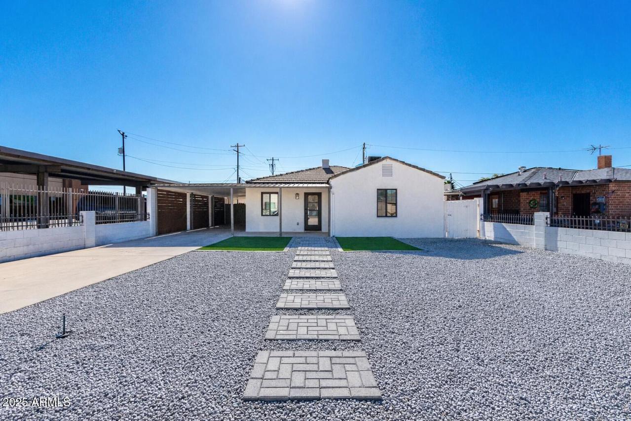 385 E Clarendon Ave., Phoenix, AZ 85012