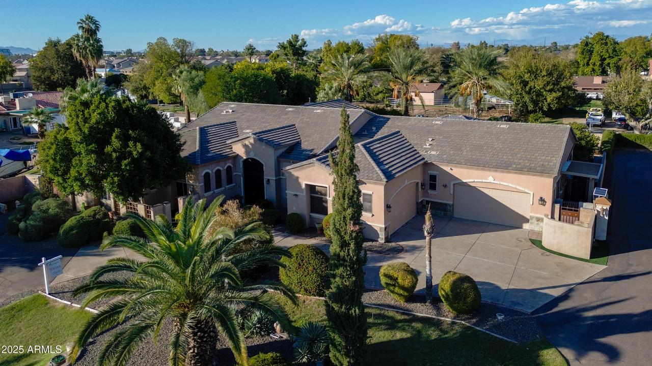 5627 N 83rd Ln., Glendale, AZ 85303