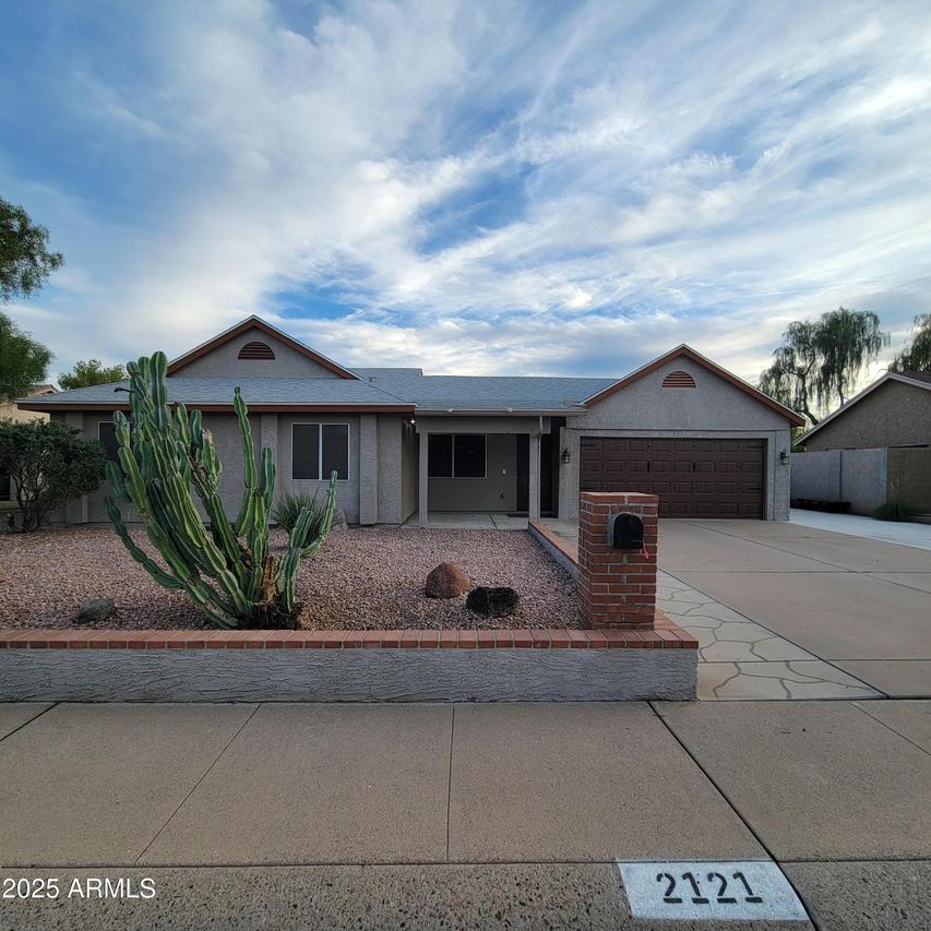 2121 W Potter Dr., Phoenix, AZ 85027