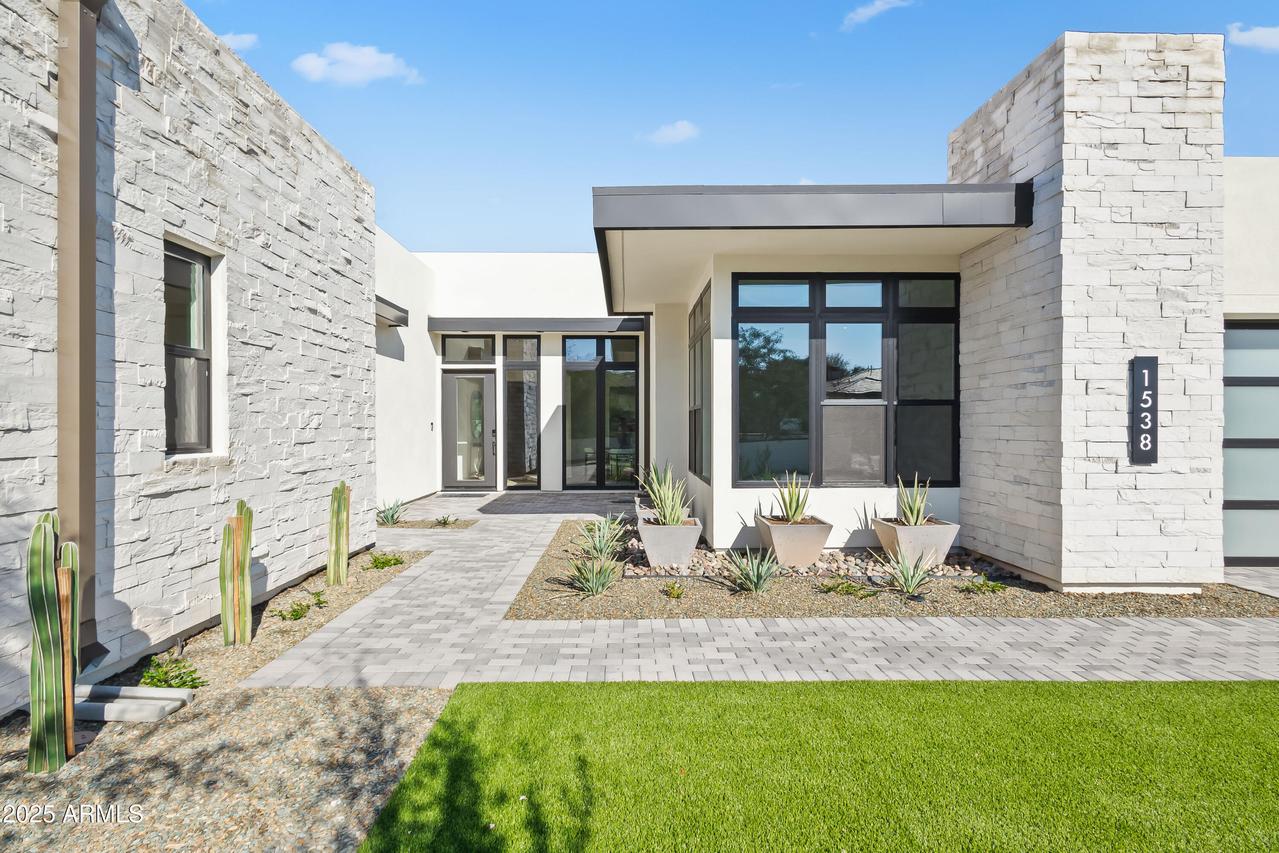 1538 W Wagon Wheel Dr., Phoenix, AZ 85021