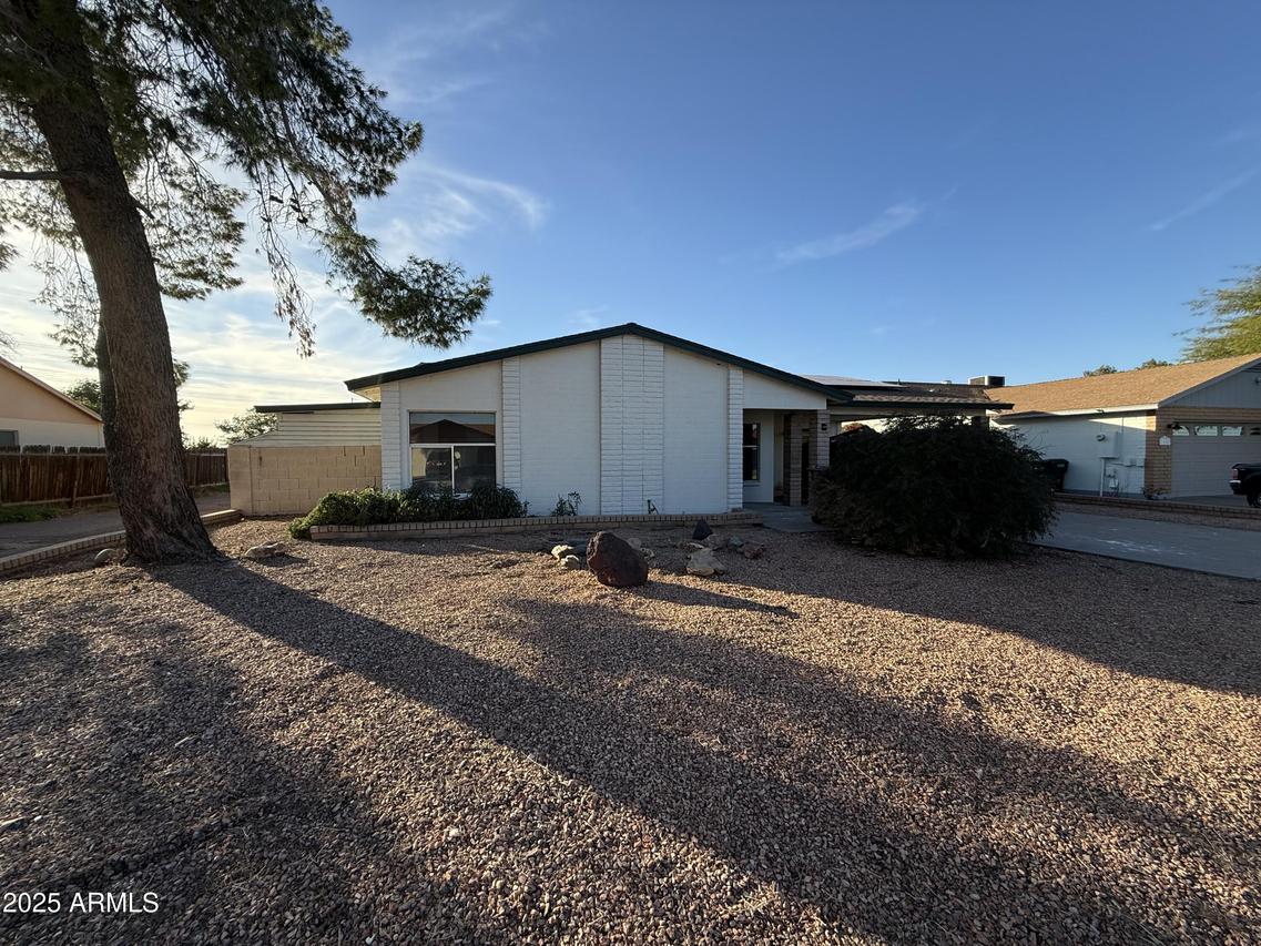 9642 N 37th Ave., Phoenix, AZ 85051