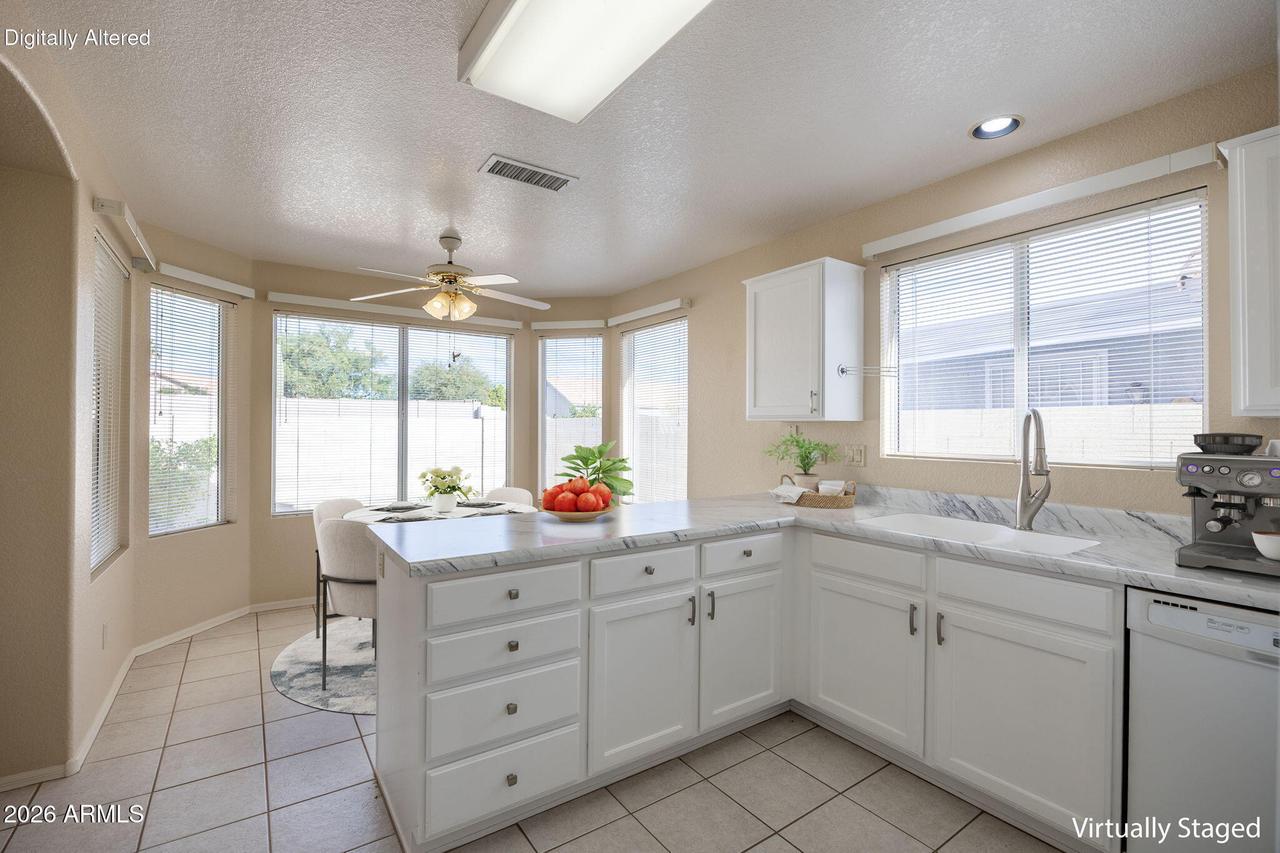 10622 W Mohawk Ln., Peoria, AZ 85382