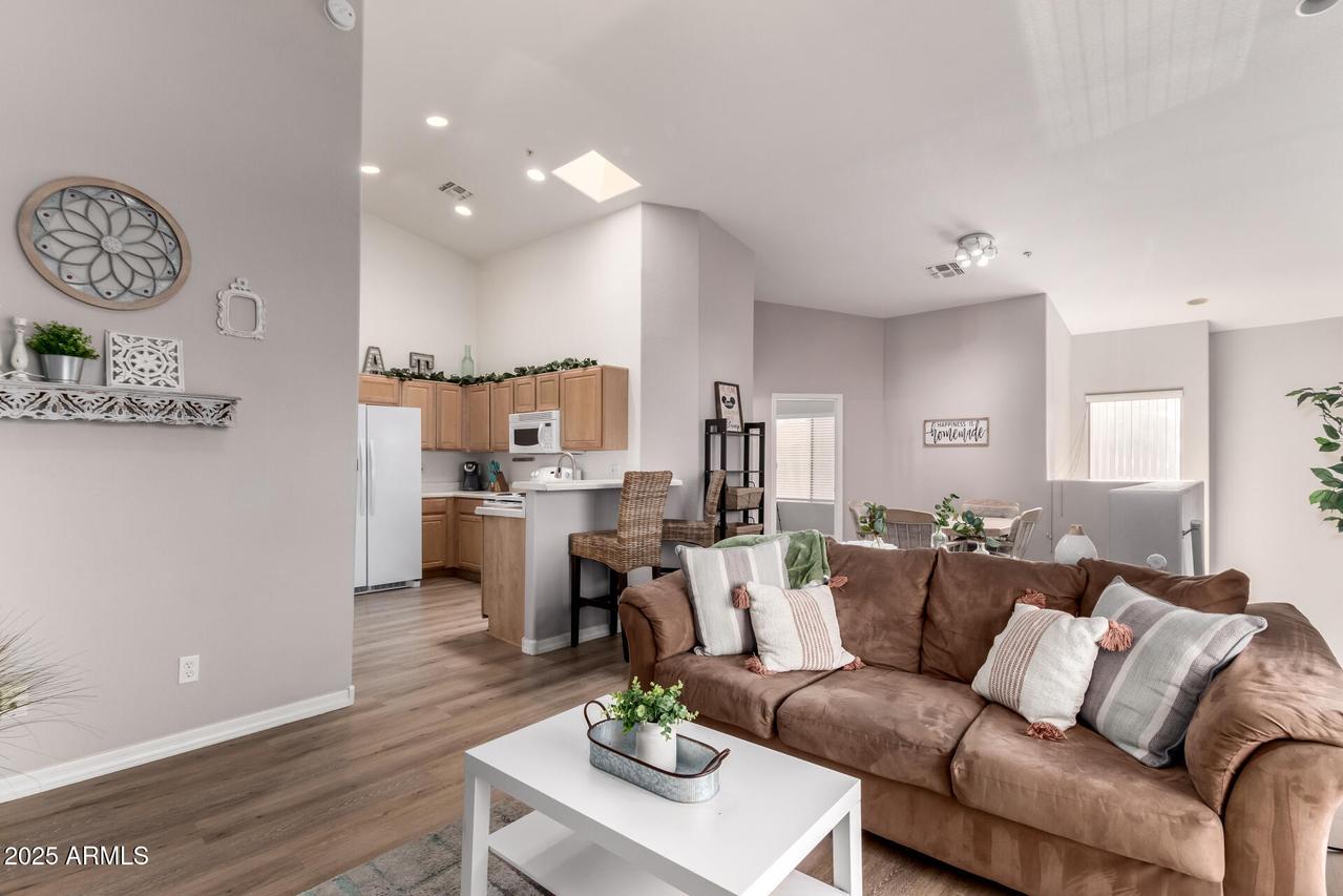 1406 W Emerald Ave. #102, Mesa, AZ 85202