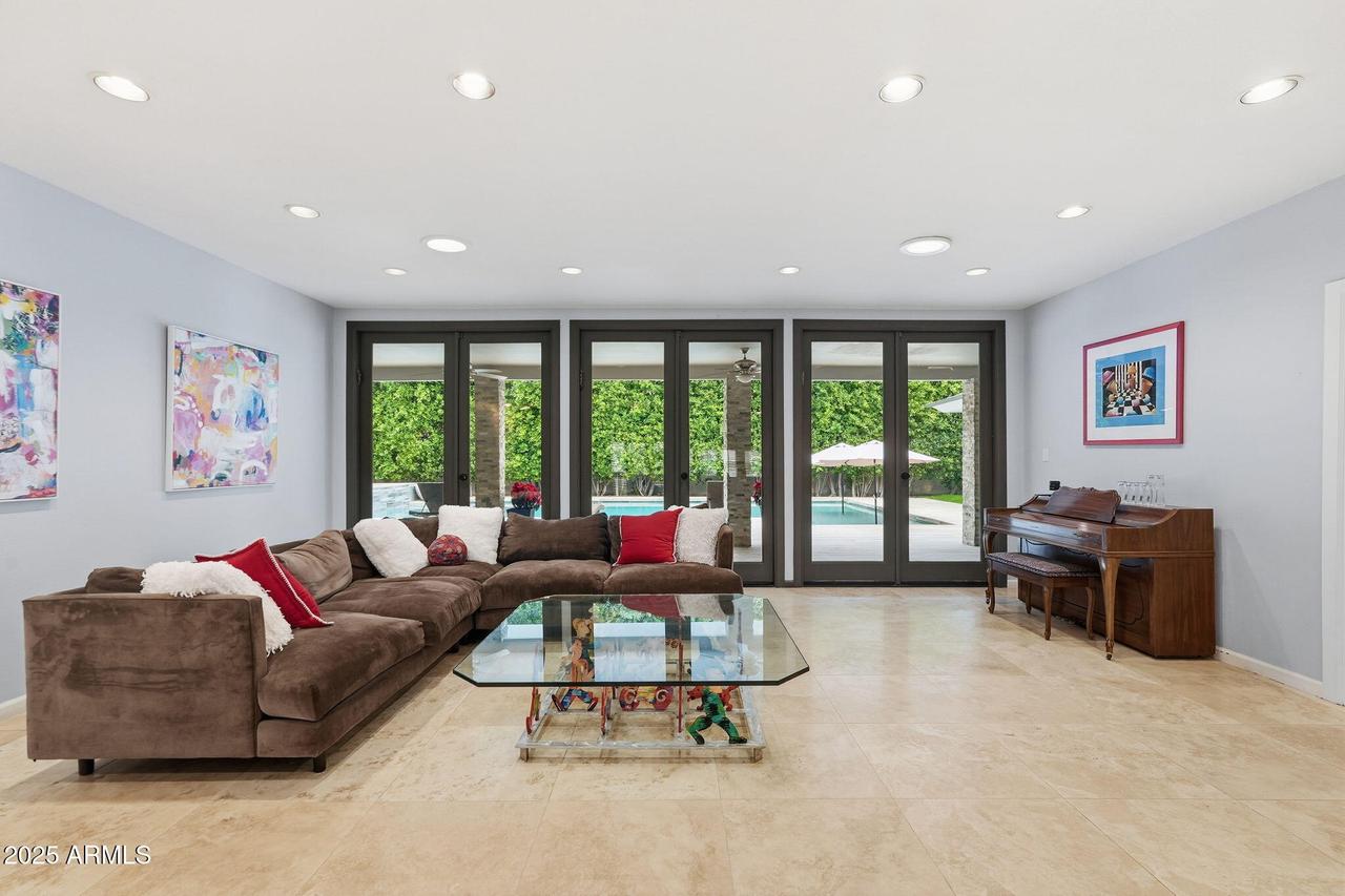 6001 N 2nd Ave., Phoenix, AZ 85013