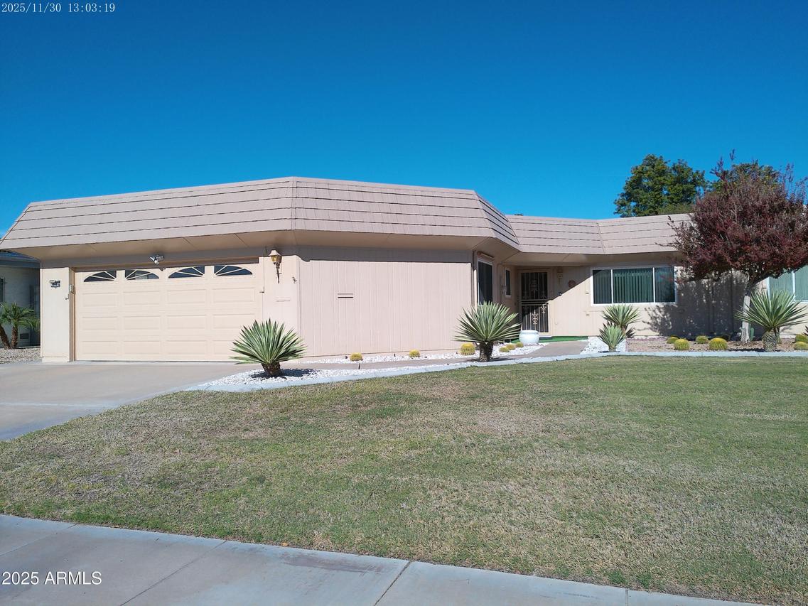 10306 W Hutton Dr., Sun City, AZ 85351