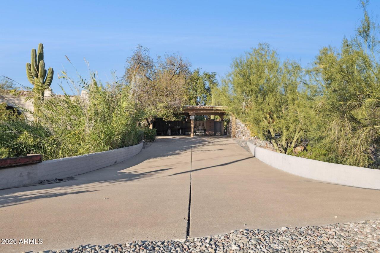 1720 E Pleasant Dr., Phoenix, AZ 85020