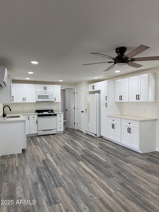 305 S Val Vista Dr. #188, Mesa, AZ 85204