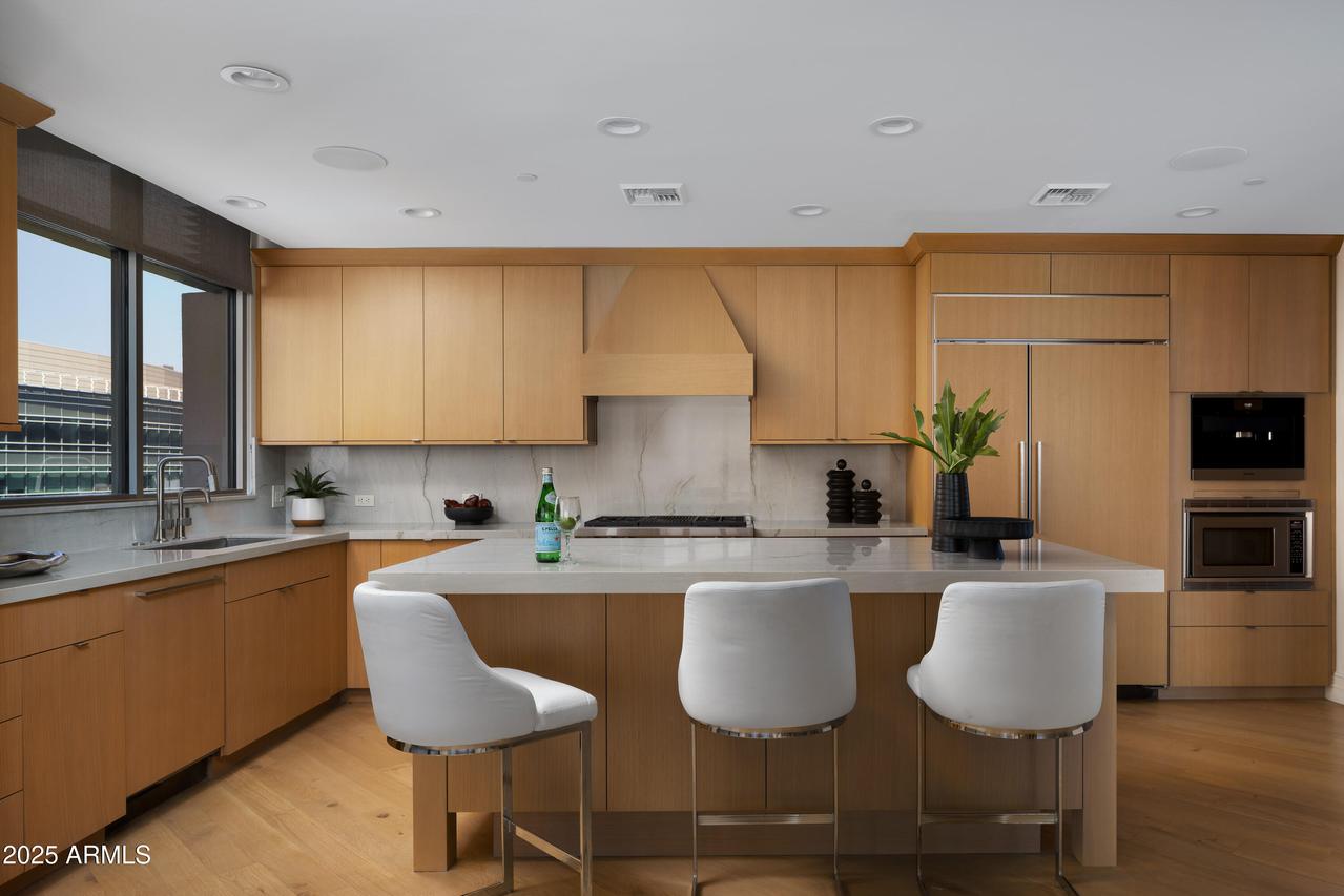 2402 E Esplanade Ln. #902, Phoenix, AZ 85016