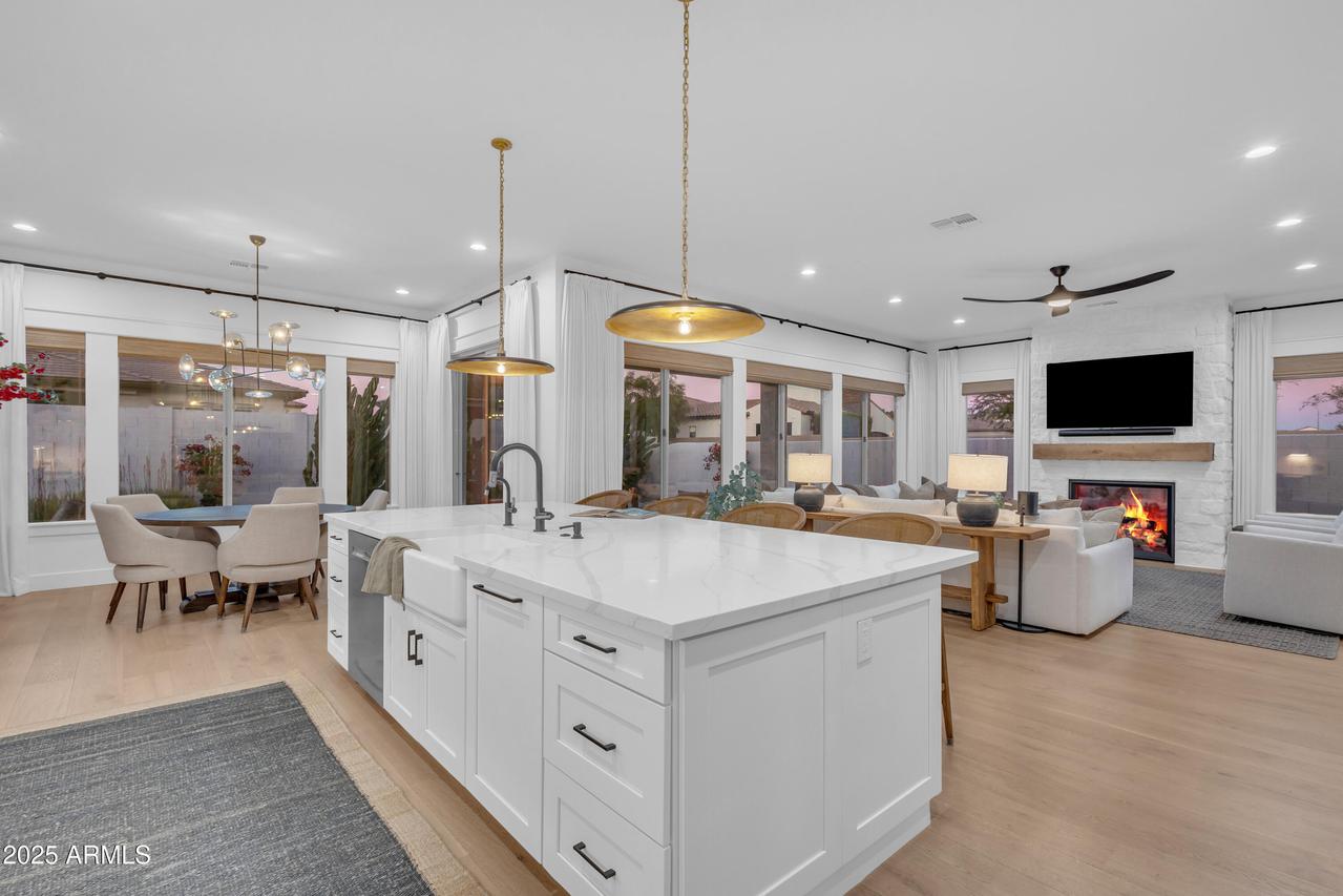 3690 E Canyon Way, Chandler, AZ 85249