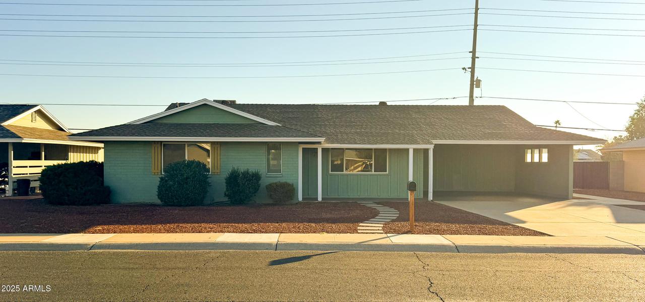 11855 N Mission Dr., Sun City, AZ 85351