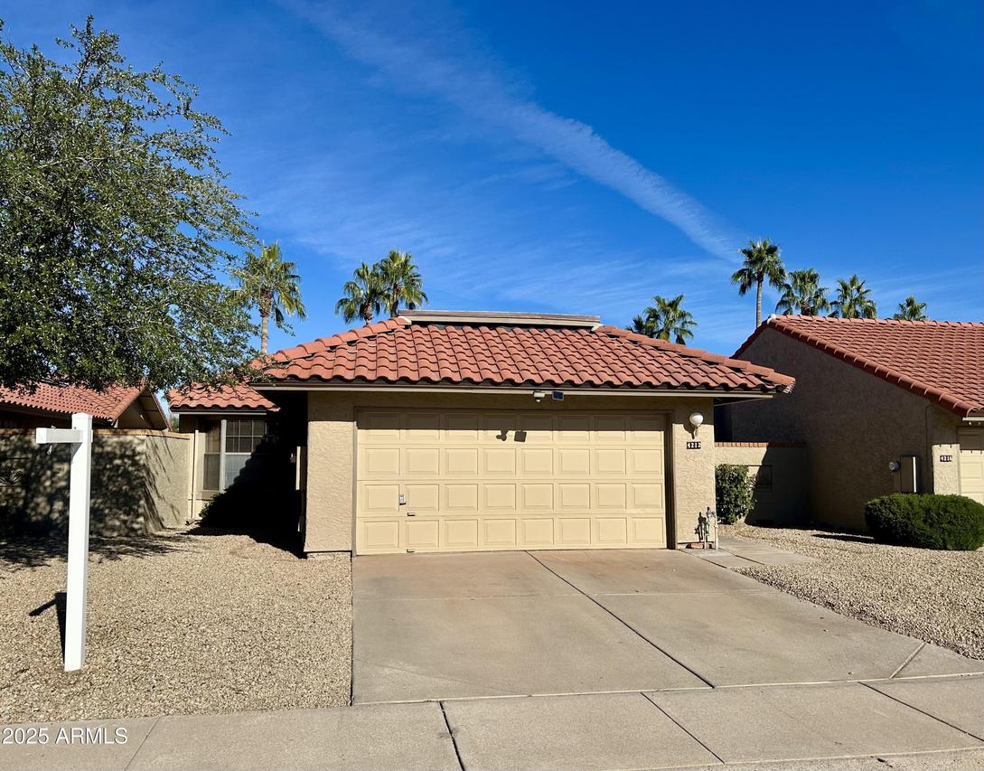 4212 E Sandia St., Phoenix, AZ 85044