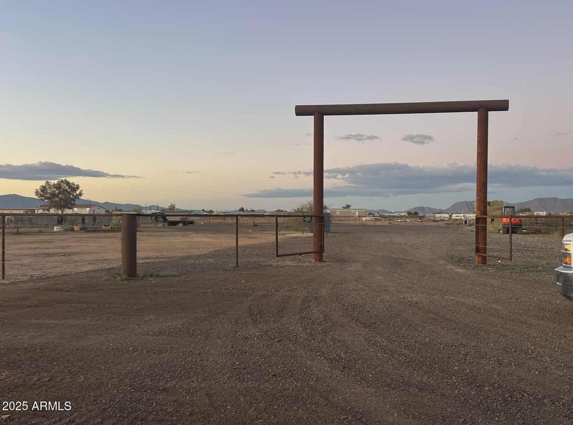 51252 W Buffalo Dog Rd. #-, Aguila, AZ 85320