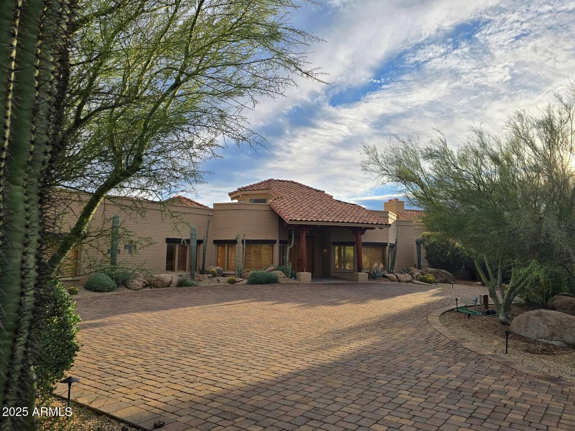 6601 E Willow Springs Ln., Cave Creek, AZ 85331