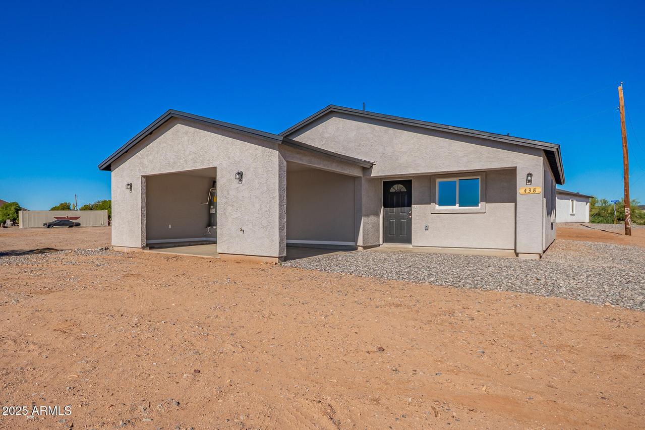 438 Liesen Dr., Morristown, AZ 85342