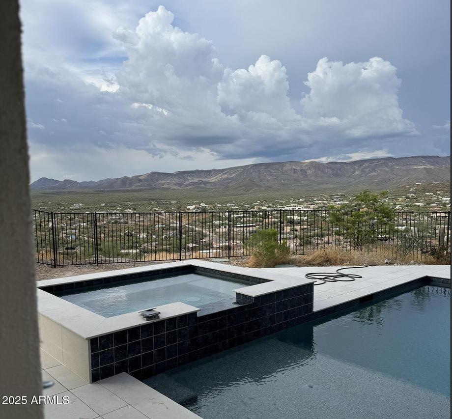 43934 N 10th St., New River, AZ 85087