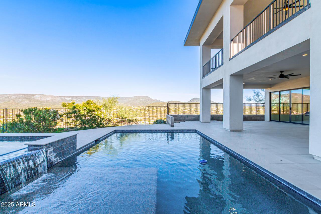 43934 N 10th St., New River, AZ 85087